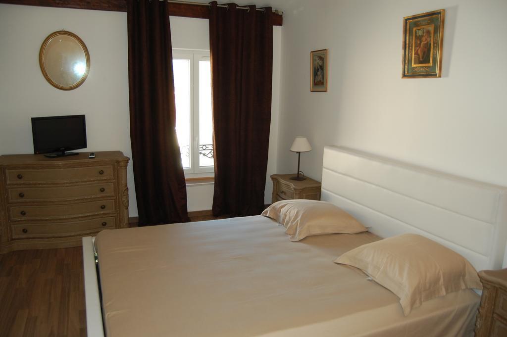 Chateau De La Clapiere Hyeres Phòng bức ảnh